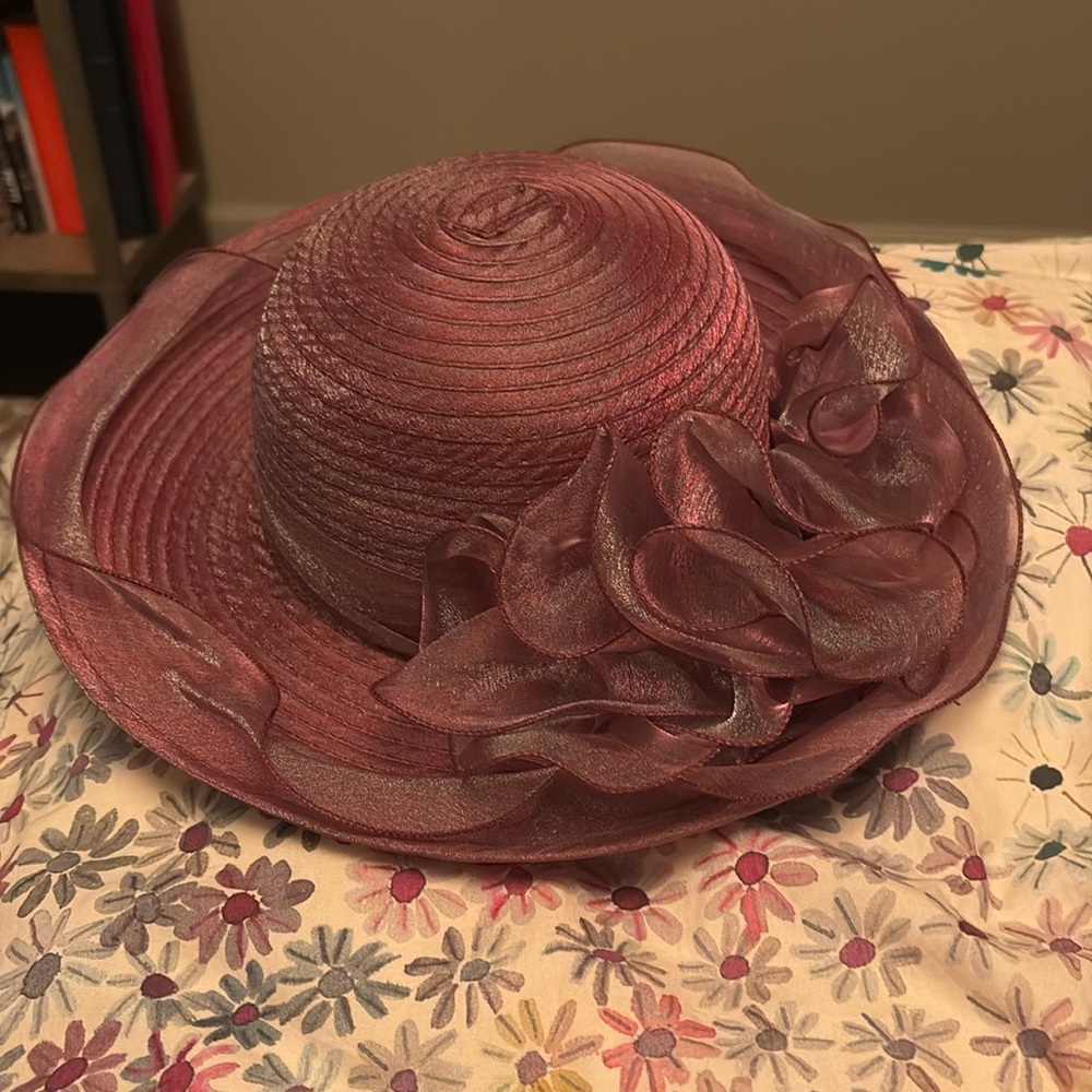 Never worn
Kentucky derby hat